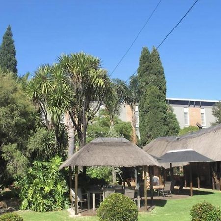 Aero Guest Lodge Kempton Park Exterior photo