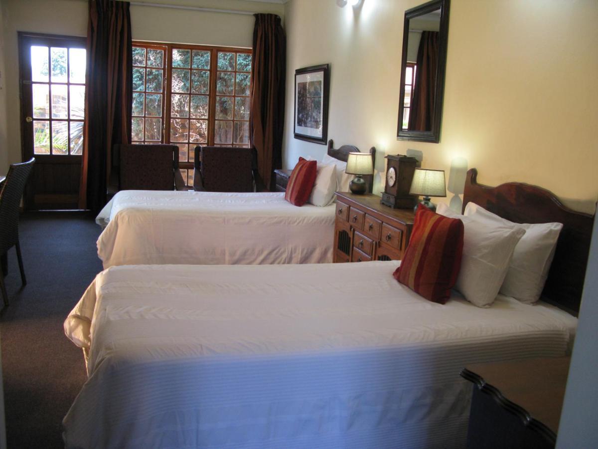 Aero Guest Lodge Kempton Park Exterior photo