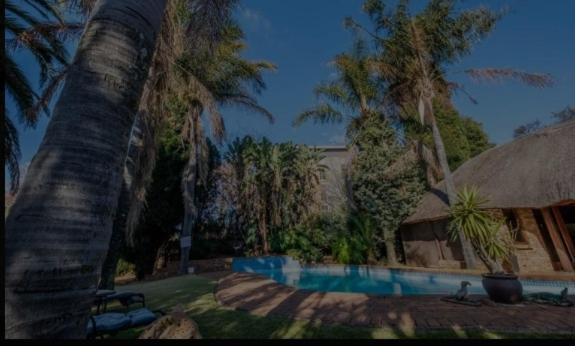 Aero Guest Lodge Kempton Park Exterior photo